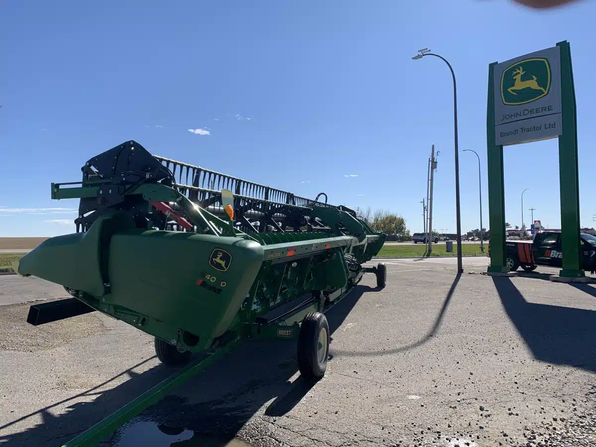 Gallery image 2 for Used 2018 John Deere 640FD Header - Draper