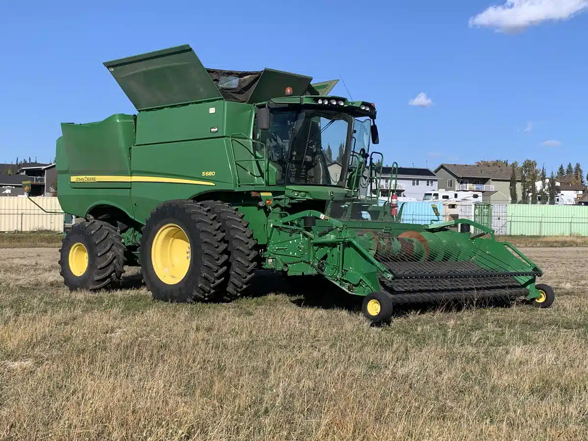 Gallery image 2 for Used 2015 John Deere S680 Combine