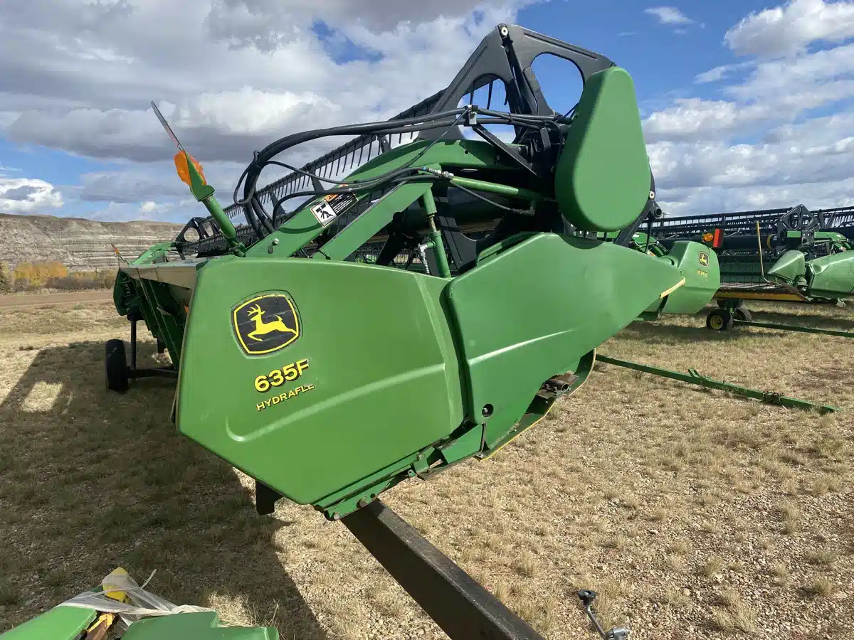 Gallery image 2 for Used 2005 John Deere 635 Header - Flex