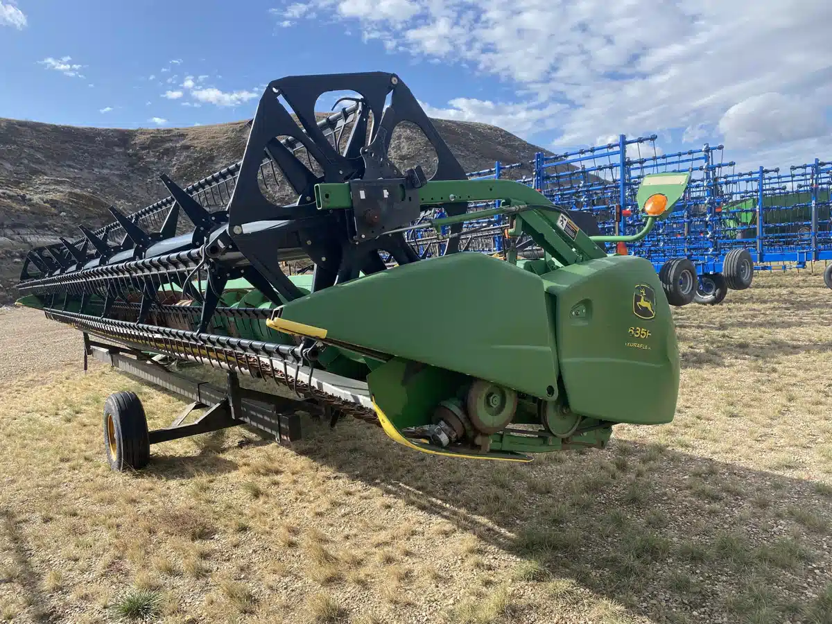 Gallery image 1 for Used 2005 John Deere 635 Header - Flex