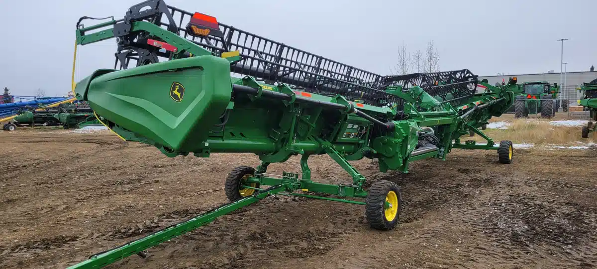 Gallery image 2 for Used 2022 John Deere HD45R Header - Draper