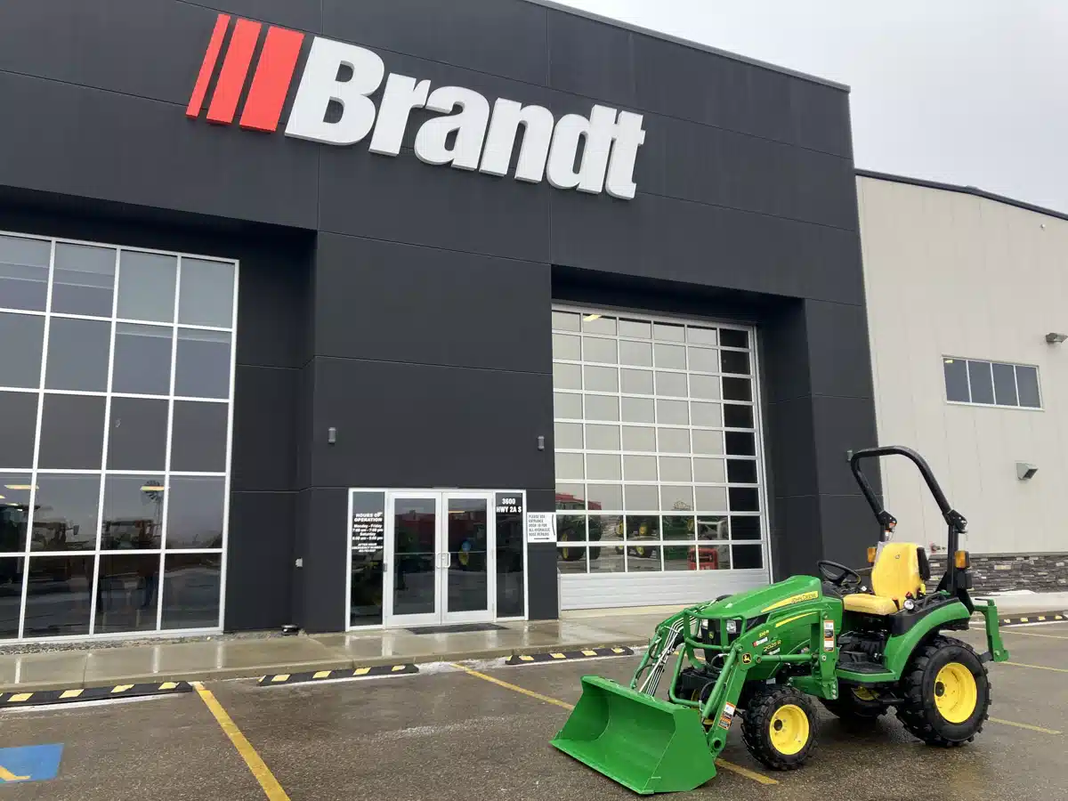 Gallery image 2 for Used 2022 John Deere 2025R Tractor