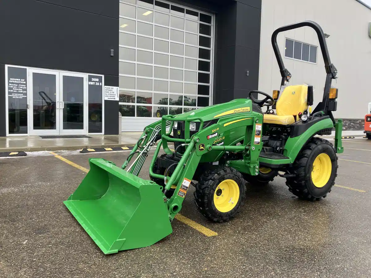 Gallery image 1 for Used 2022 John Deere 2025R Tractor