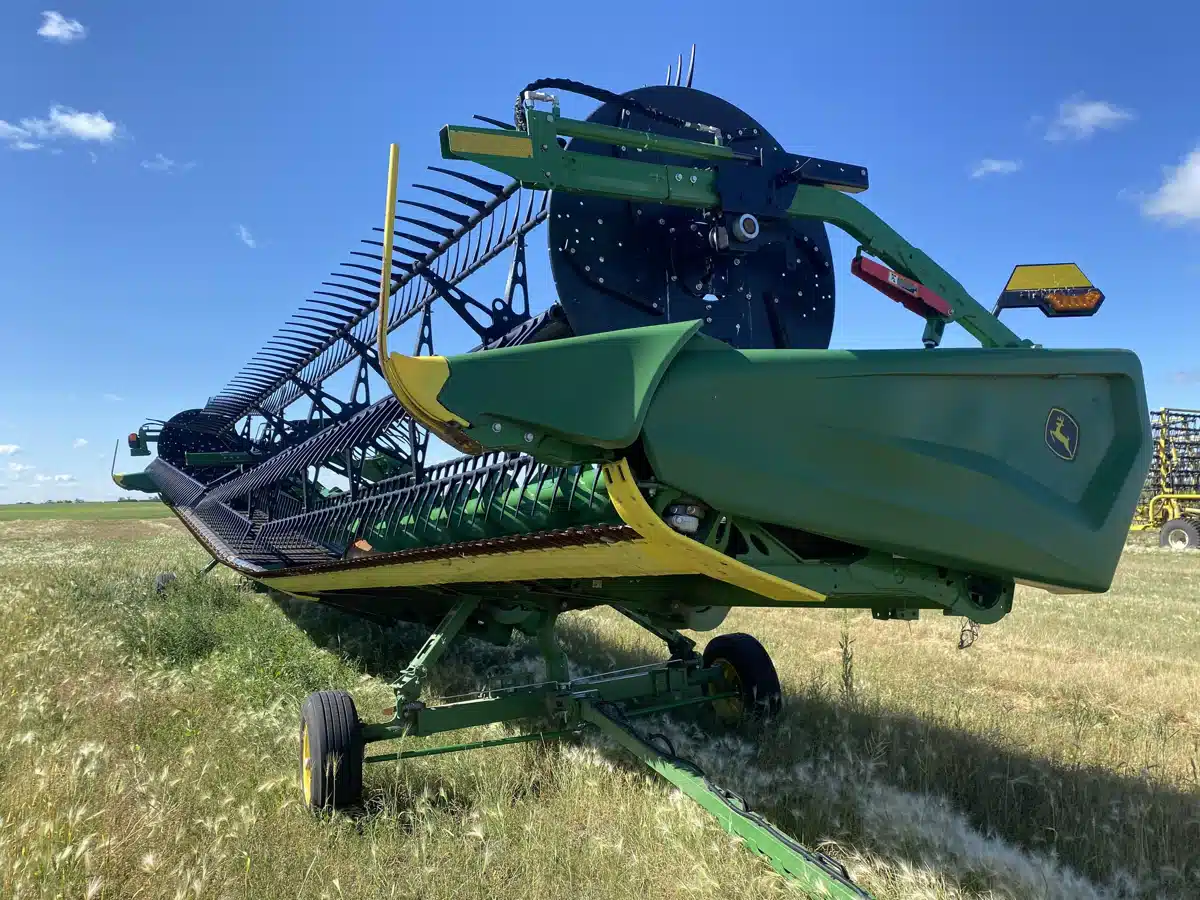 Gallery image 1 for Used 2023 John Deere HD45R Header - Draper