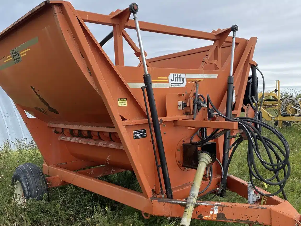 Gallery image 2 for Used 1997 Jiffy JSB900 Bale Feeder