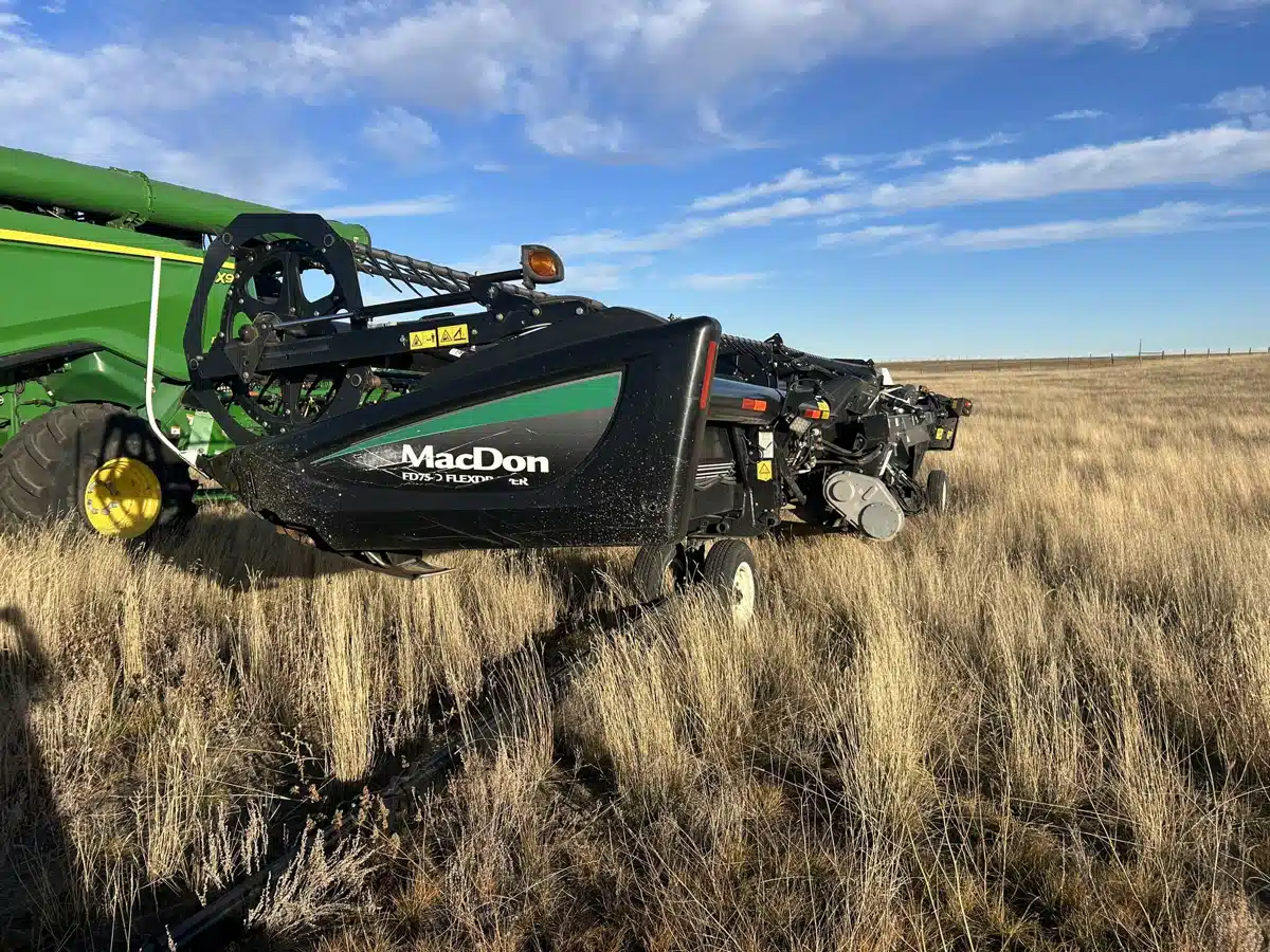 Gallery image 2 for Used 2015 MacDon FD75 Header - Flex Draper