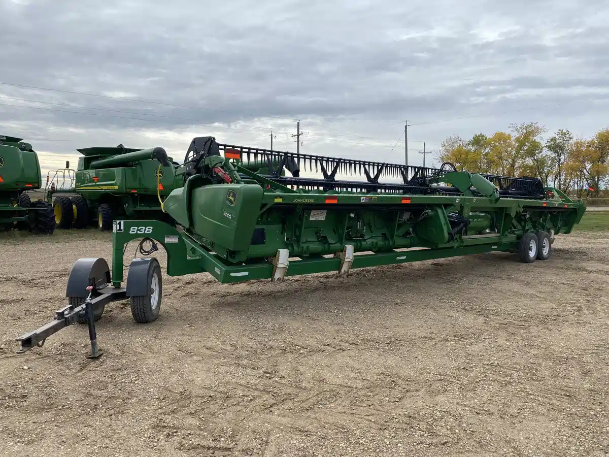Gallery image 1 for Used 2018 John Deere 640FD Header - Draper