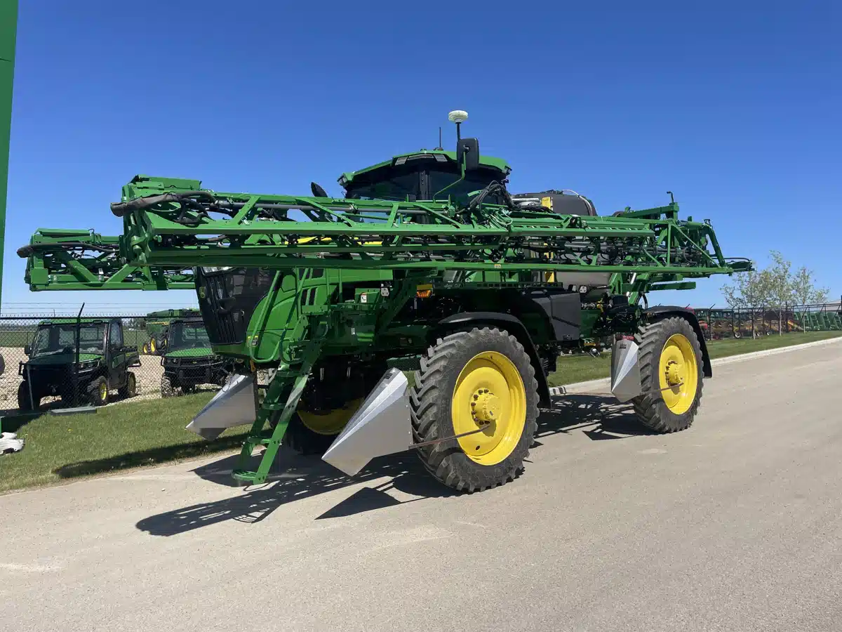 Gallery image 2 for Used 2024 John Deere 412R Sprayer - Self Propelled