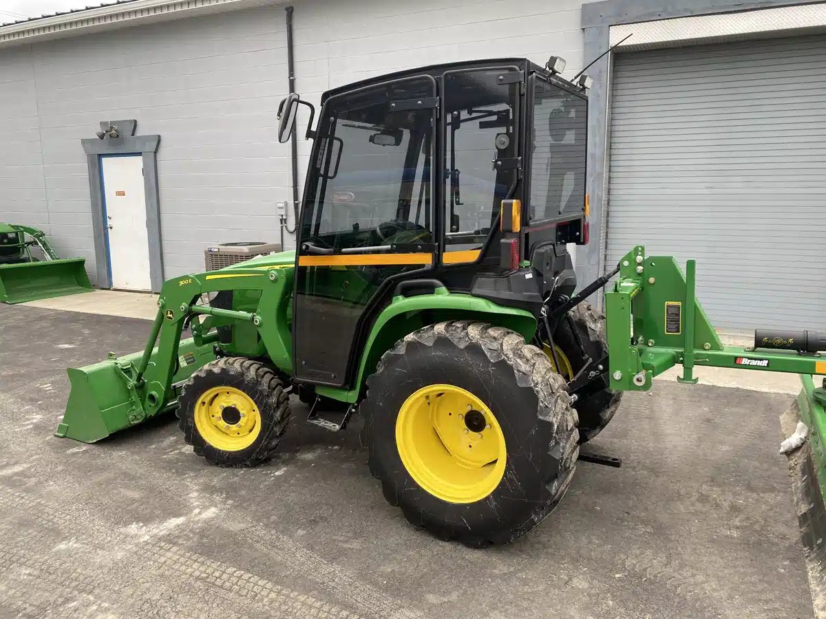 Gallery image 2 for Used 2022 John Deere 3025E Tractor
