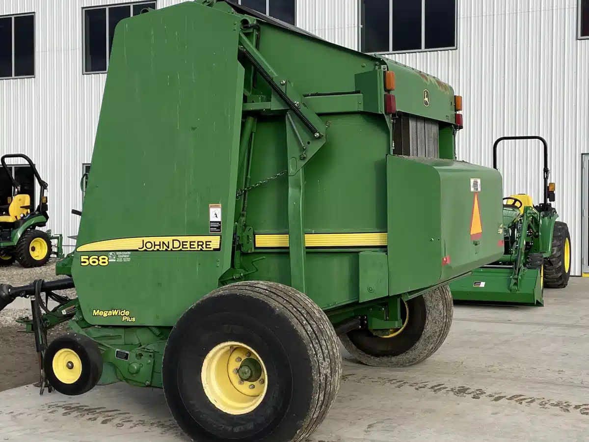 Gallery image 2 for Used 2006 John Deere 568 Round Baler