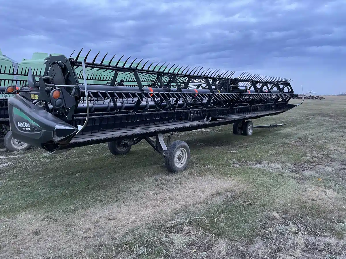 Gallery image 2 for Used 2014 MacDon D65 Header - Draper