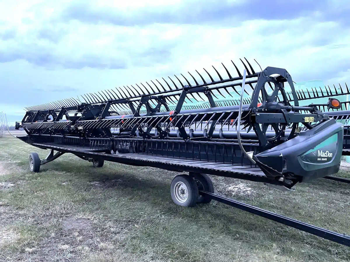 Gallery image 1 for Used 2014 MacDon D65 Header - Draper