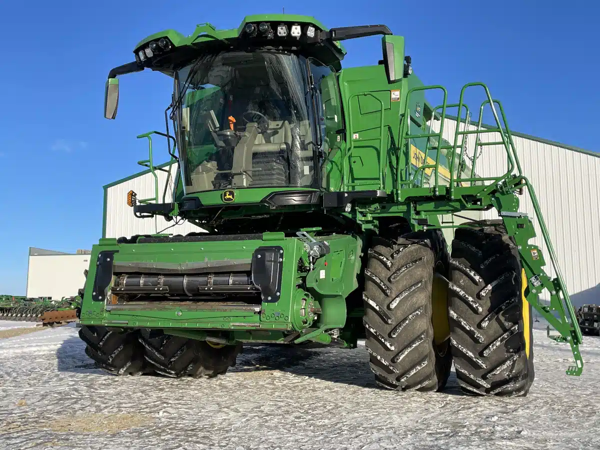 Gallery image 1 for Used 2022 John Deere X9 1100 Combine