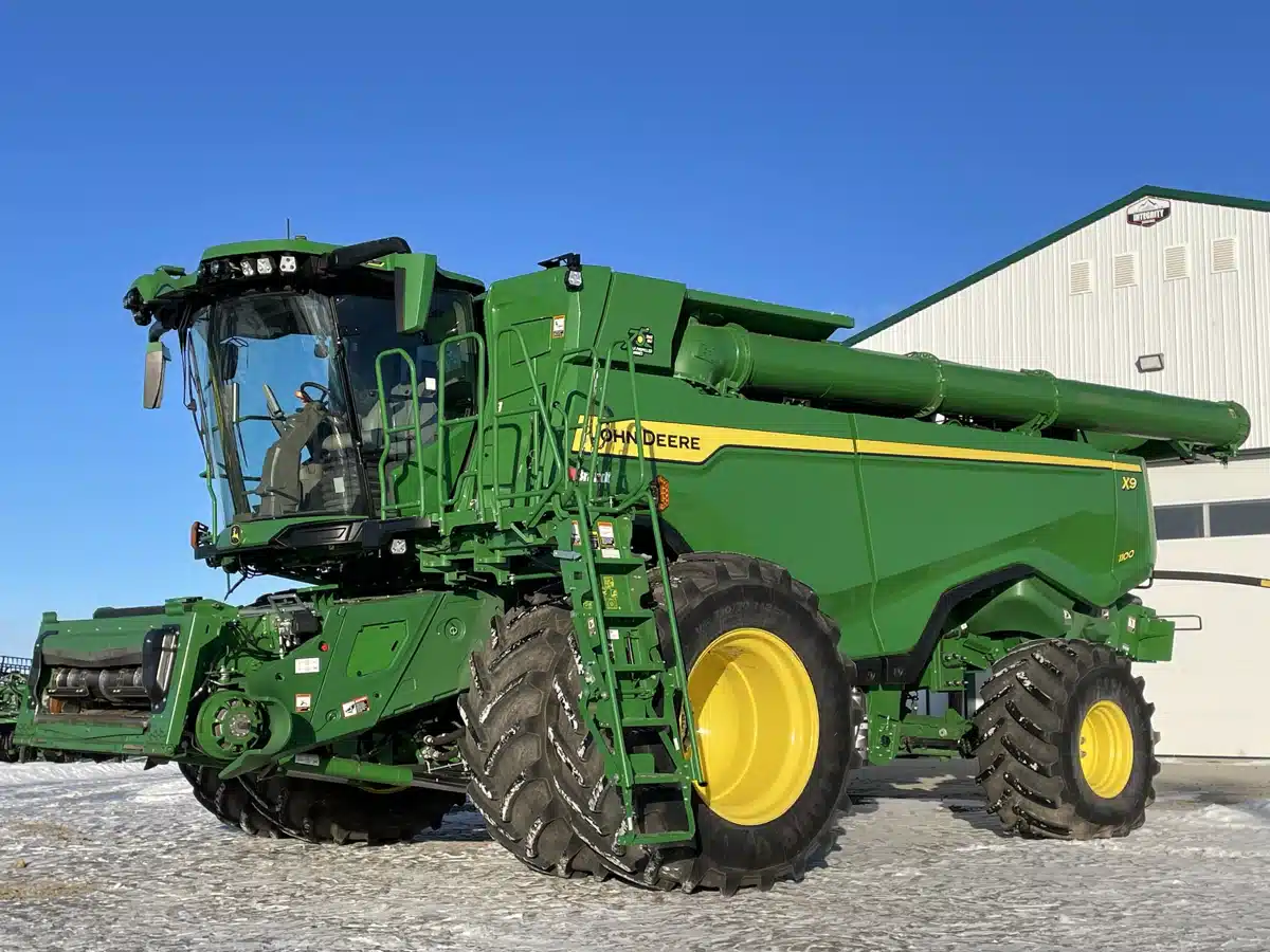 Gallery image 2 for Used 2022 John Deere X9 1100 Combine
