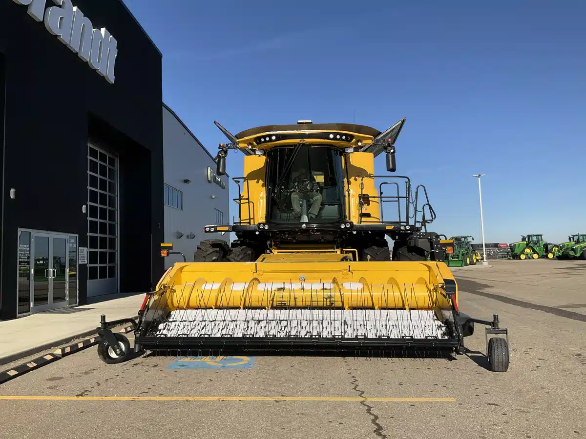 Gallery image 2 for Used 2021 New Holland CR9.90 Combine