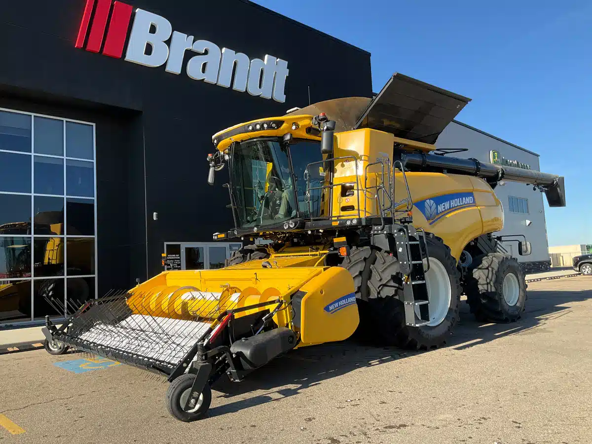 Gallery image 1 for Used 2021 New Holland CR9.90 Combine