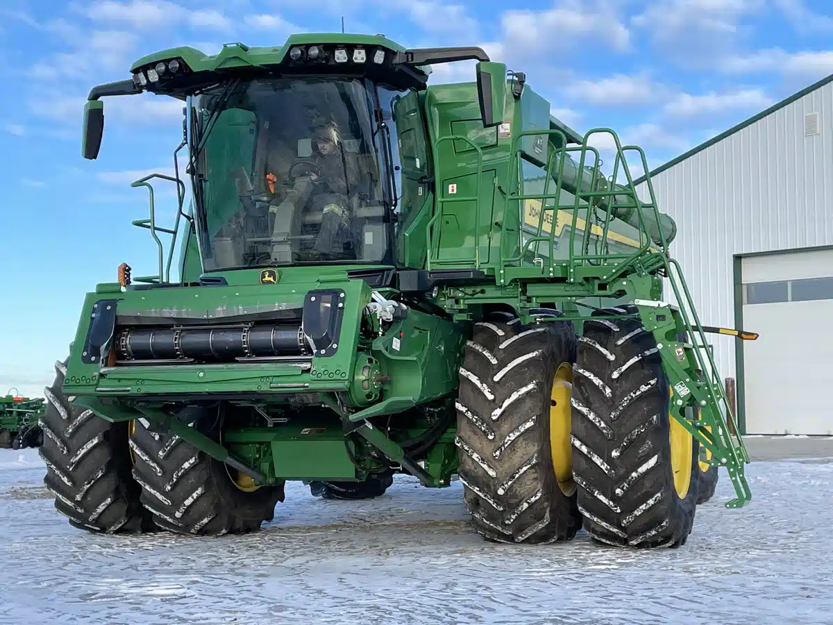 Gallery image 2 for Used 2022 John Deere X9 1100 Combine