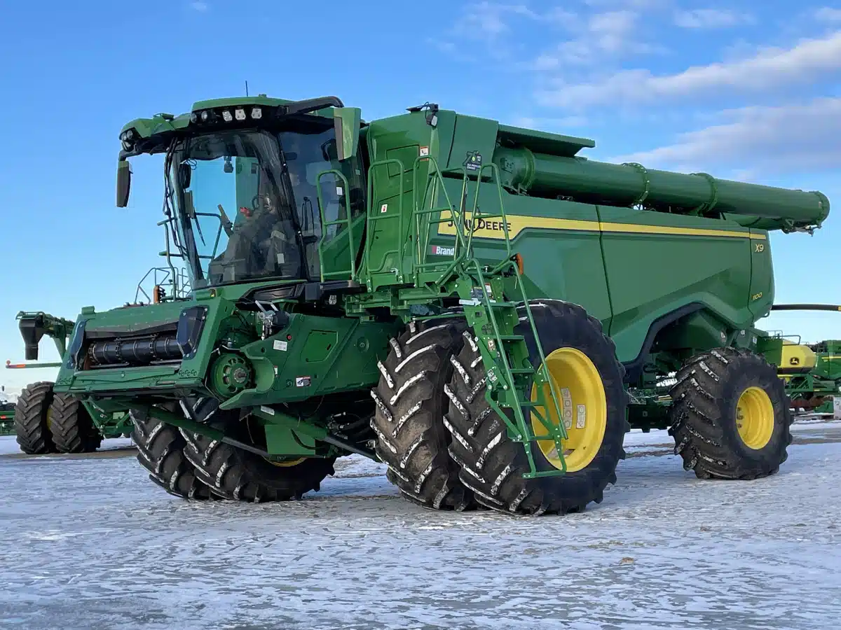 Gallery image 1 for Used 2022 John Deere X9 1100 Combine
