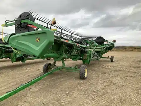 Gallery image 2 for Used 2022 John Deere HD40R Header - Draper