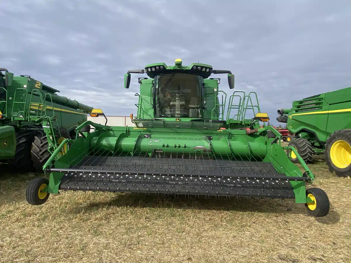 Gallery image 2 for Used 2022 John Deere X9 1000 Combine