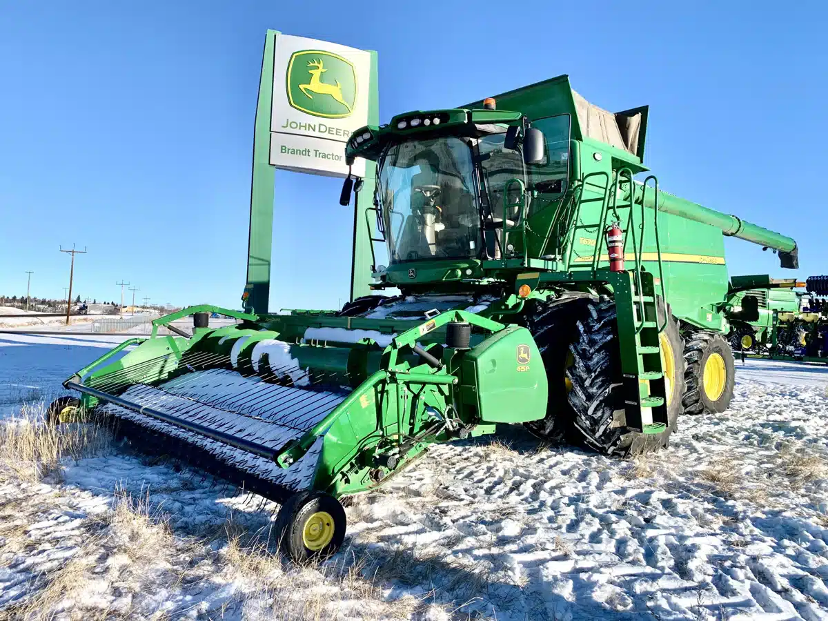 Gallery image 2 for 2021 John Deere T670 Combine