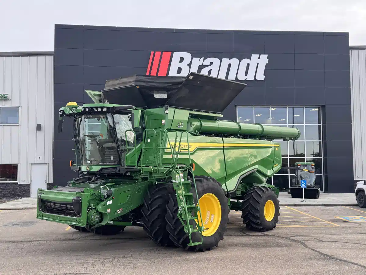 Gallery image 1 for Used 2022 John Deere X9 1000 Combine