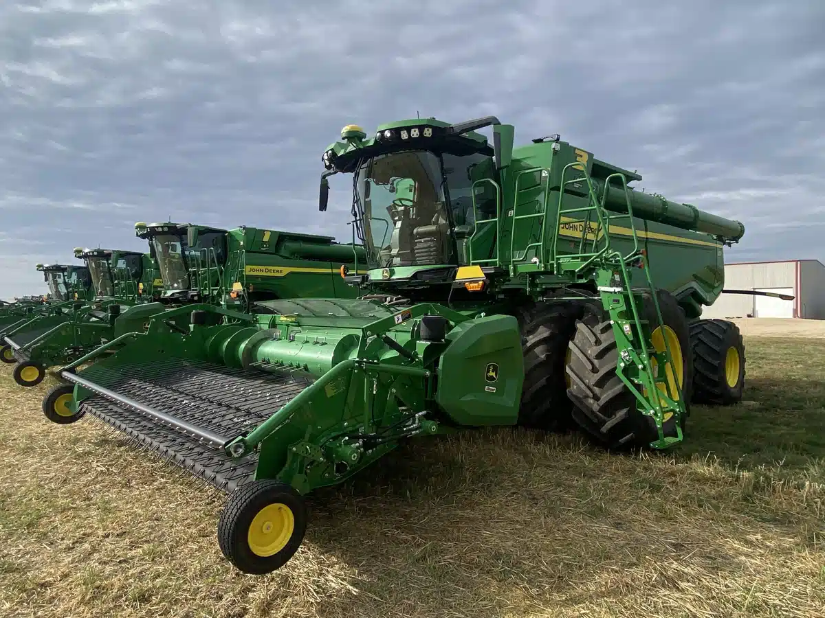 Gallery image 2 for 2022 John Deere X9 1000 Combine
