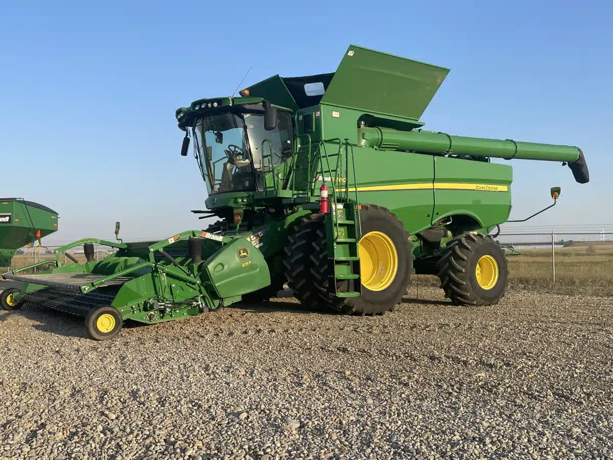 Gallery image 2 for Used 2020 John Deere S780 Combine