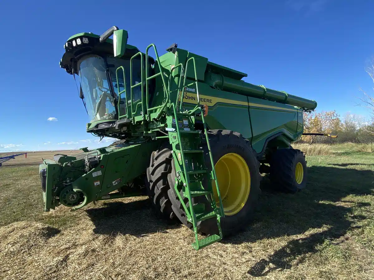 Gallery image 1 for Used 2023 John Deere X9 1100 Combine