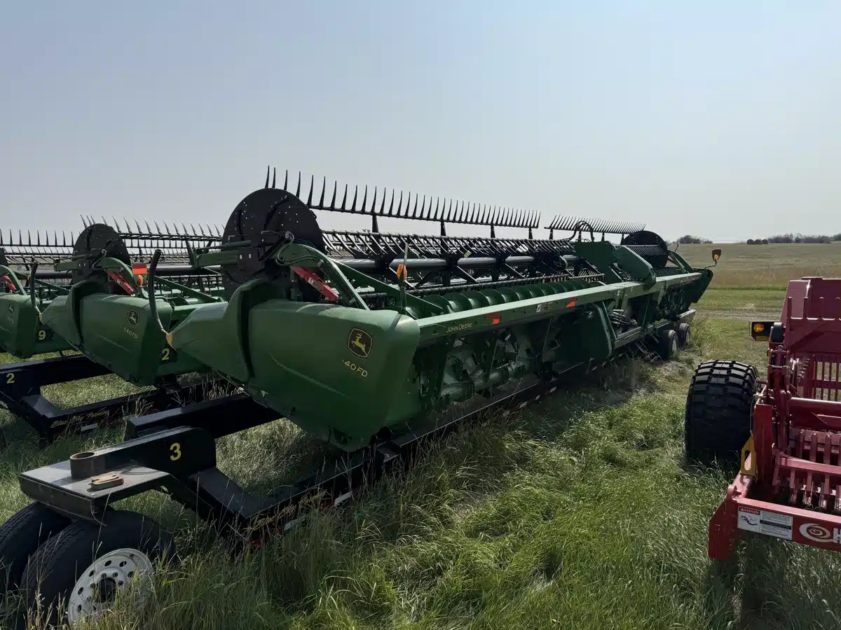 Gallery image 1 for Used 2017 John Deere 640FD Header - Draper