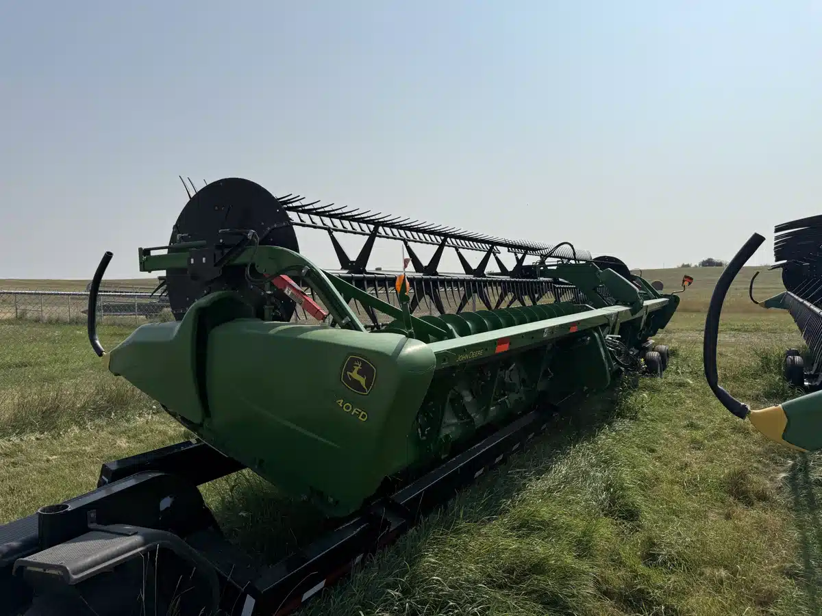 Gallery image 1 for Used 2017 John Deere 640FD Header - Draper