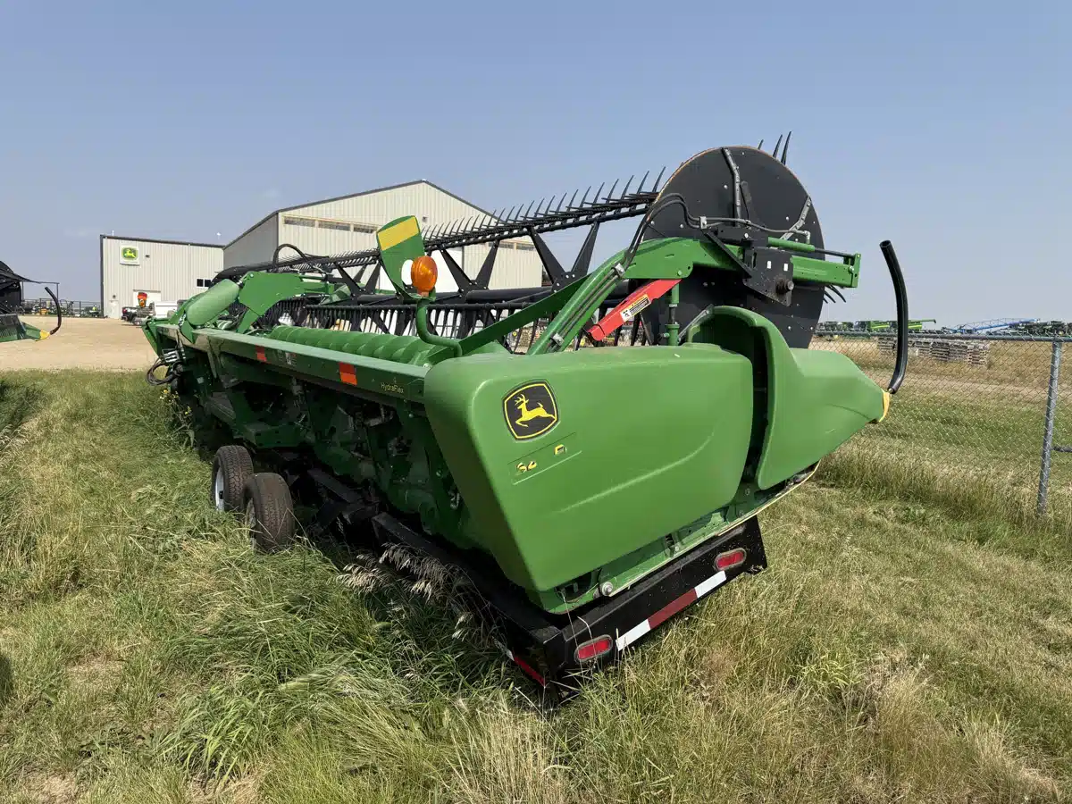 Gallery image 2 for Used 2017 John Deere 640FD Header - Draper