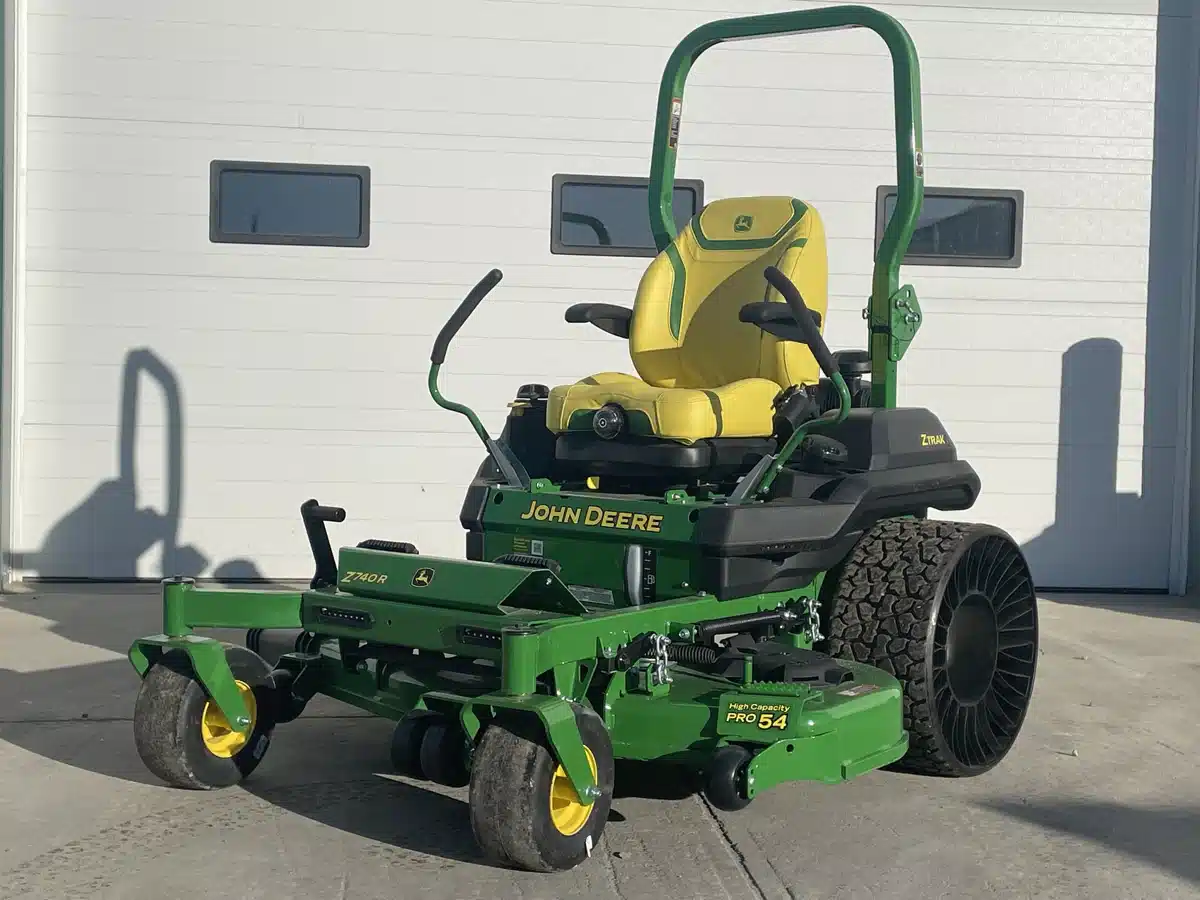 Gallery image 1 for Used 2023 John Deere Z740R Mower - Zero Turn