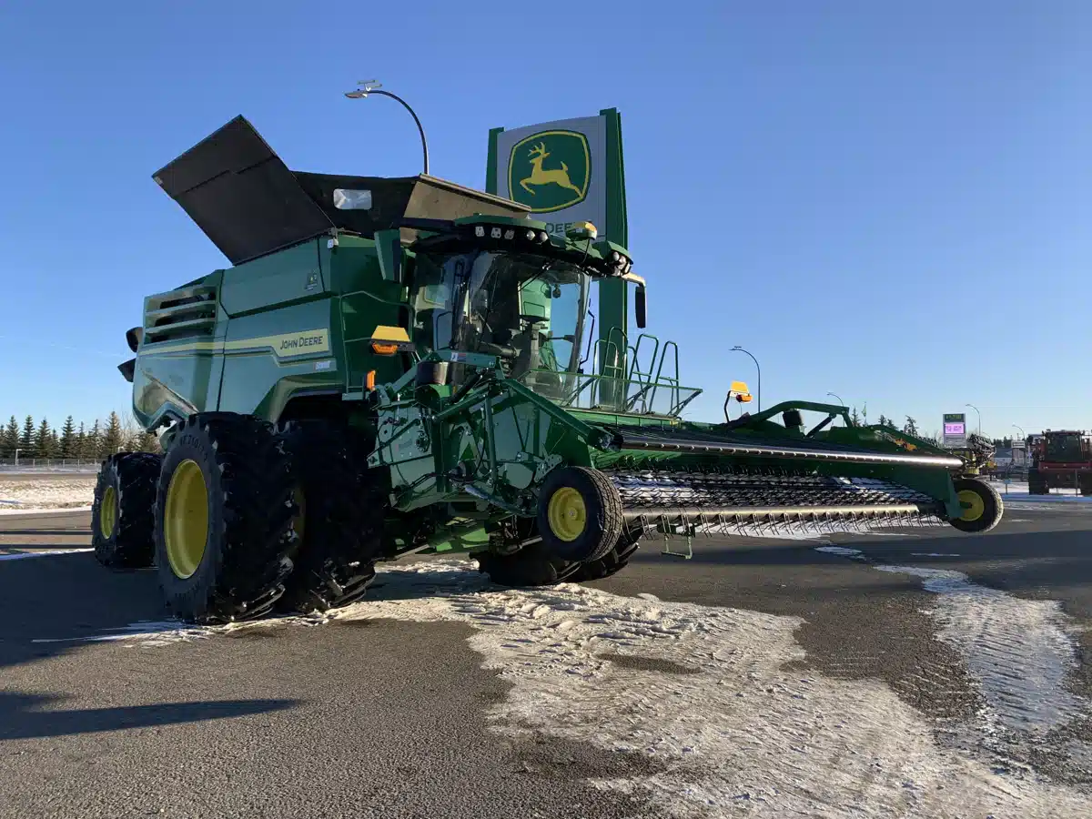 Gallery image 2 for Used 2022 John Deere X9 1000 Combine