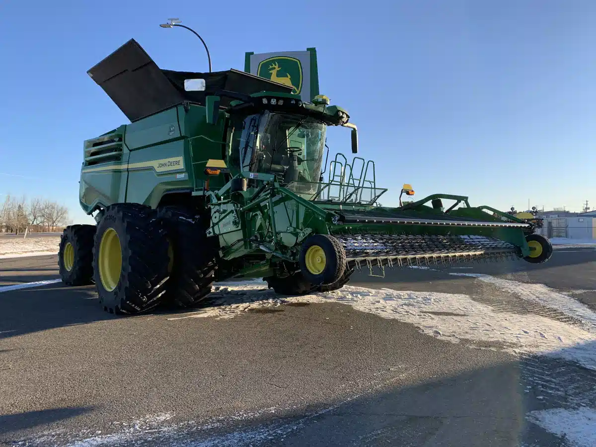 Gallery image 2 for Used 2022 John Deere X9 1000 Combine