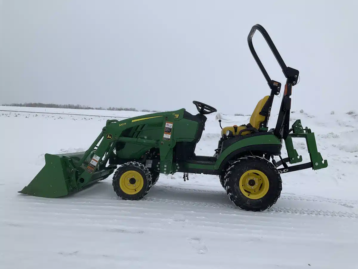 Gallery image 2 for Used 2021 John Deere 1025R Tractor