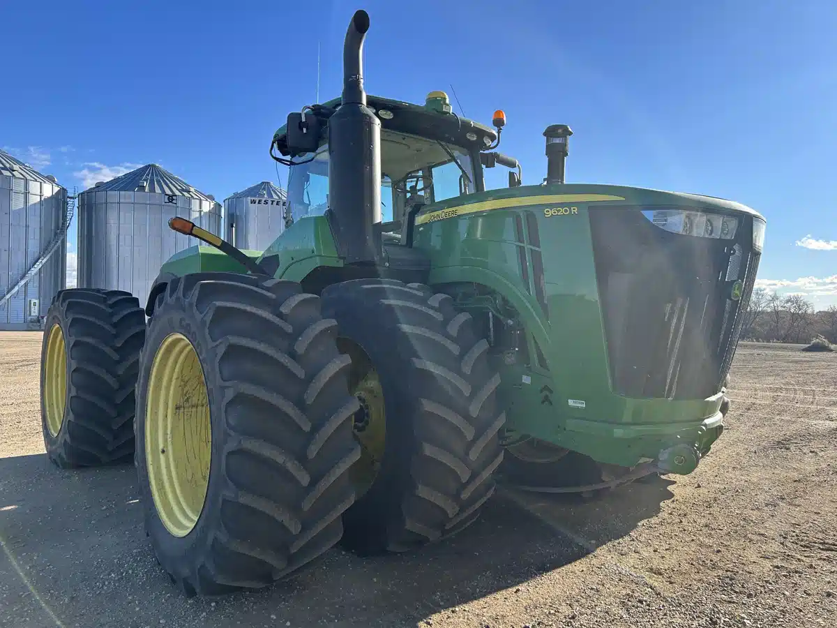 Gallery image 2 for Used 2016 John Deere 9620R Tractor