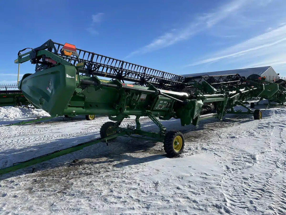 Gallery image 2 for Used 2022 John Deere HD45R Header - Draper