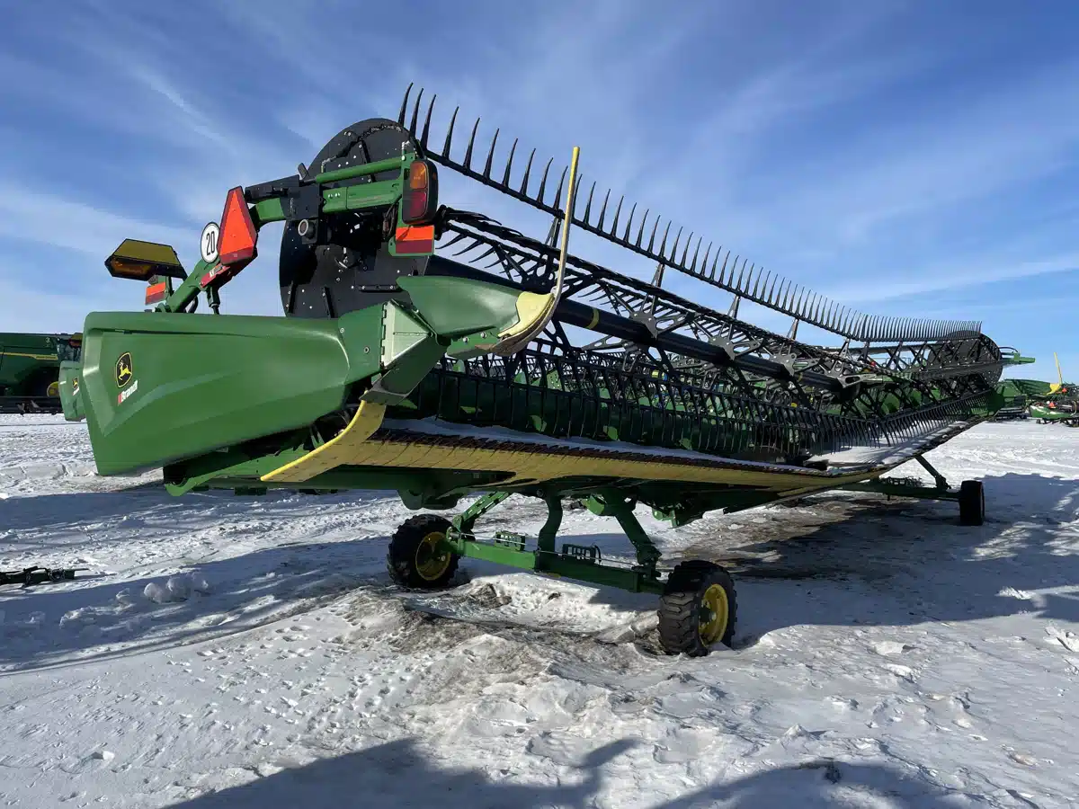 Gallery image 2 for Used 2022 John Deere HD45R Header - Draper