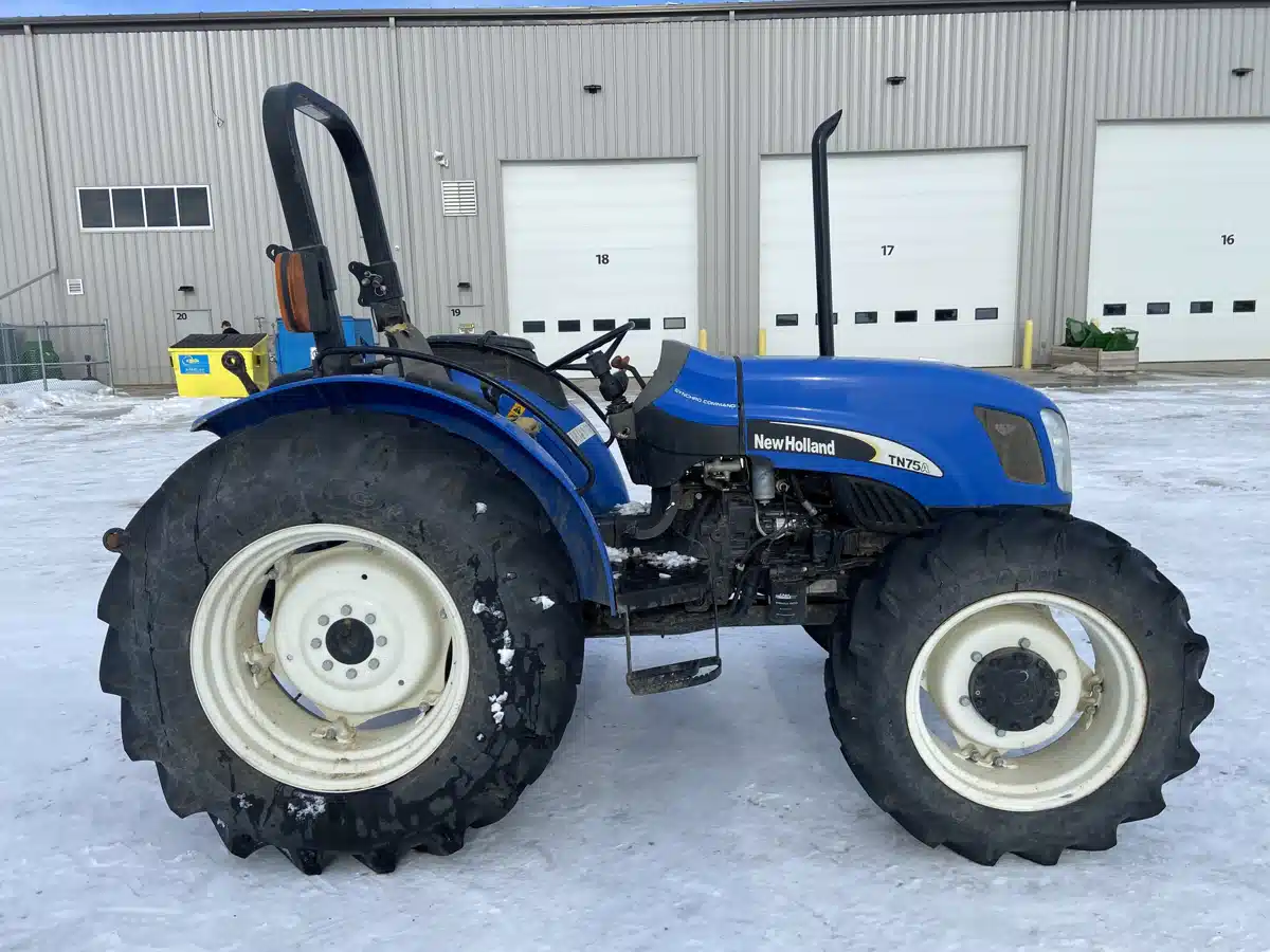 Gallery image 2 for Used 2005 New Holland TN75SA Tractor
