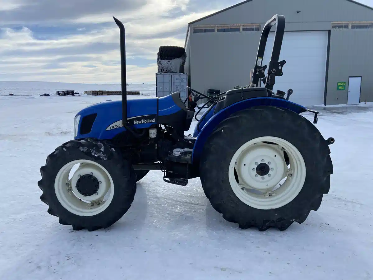 Gallery image 1 for Used 2005 New Holland TN75SA Tractor
