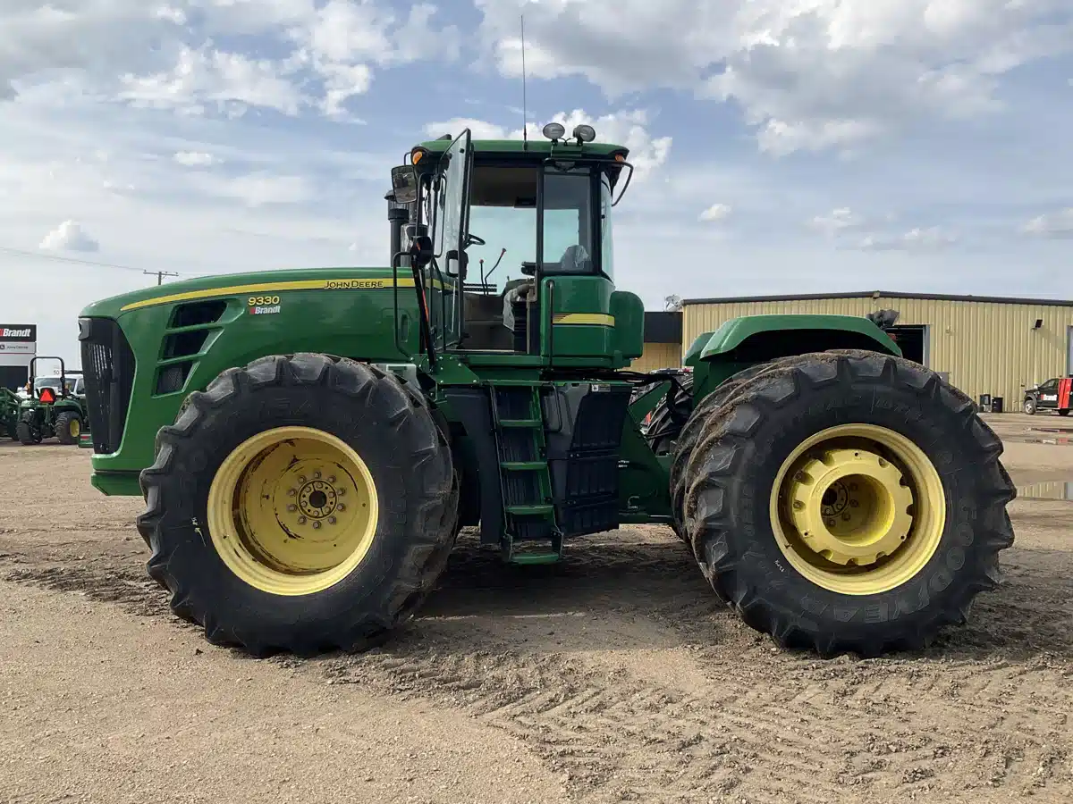 Gallery image 2 for Used 2008 John Deere 9330 Tractor