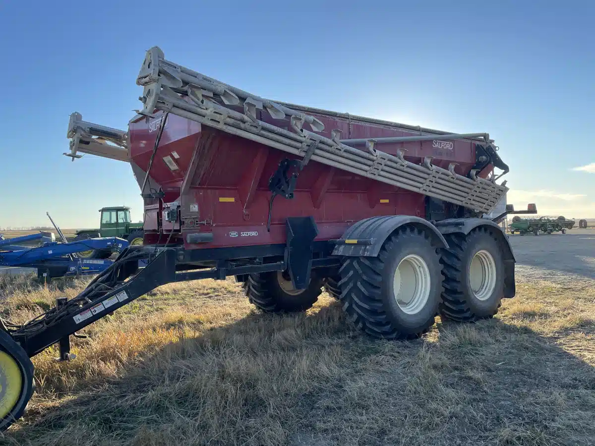 Gallery image 1 for Used 2016 Salford VALMAR 9620 Spreader - Fertilizer