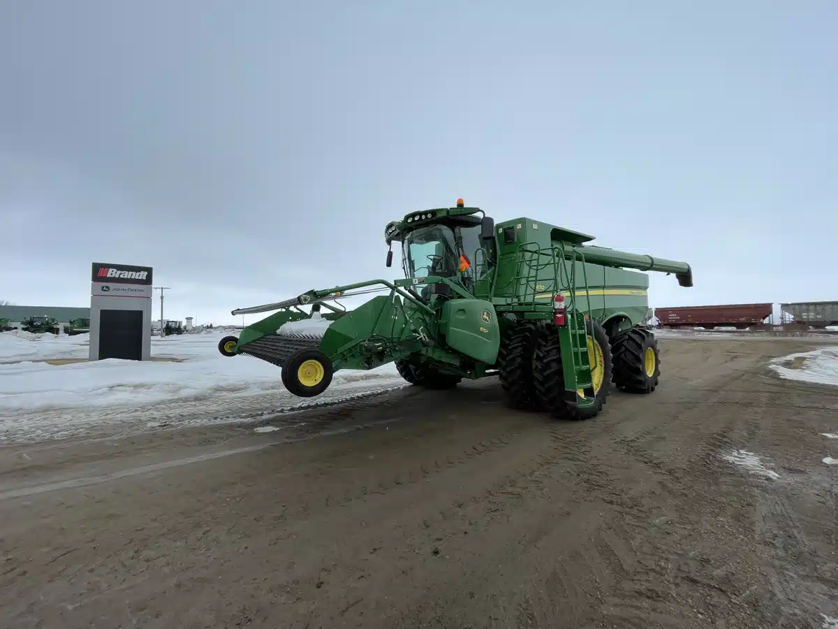 Gallery image 1 for Used 2013 John Deere S670 Combine