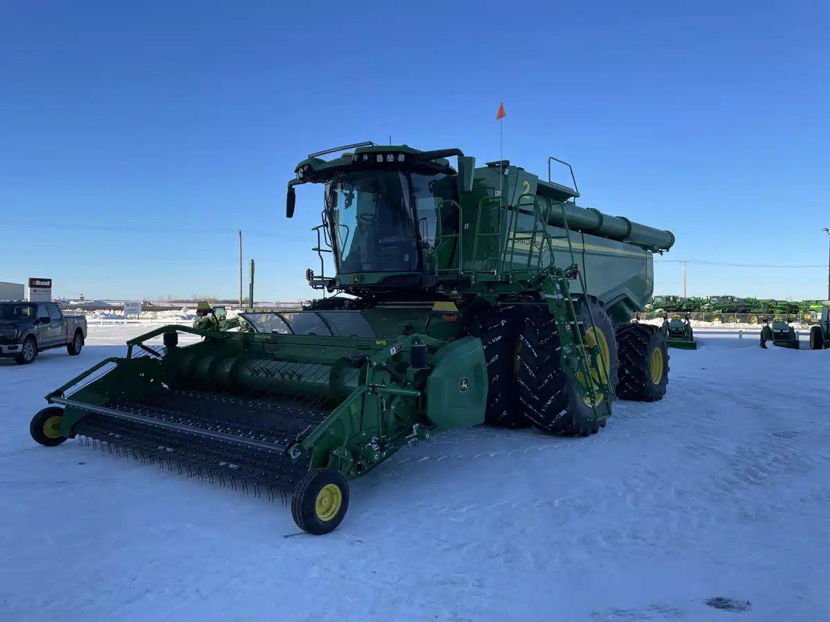 Gallery image 2 for Used 2023 John Deere X9 1000 Combine