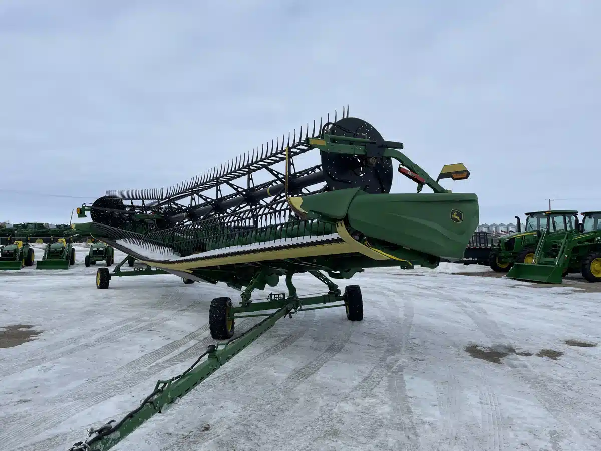 Gallery image 1 for Used 2023 John Deere HD45R Header - Draper
