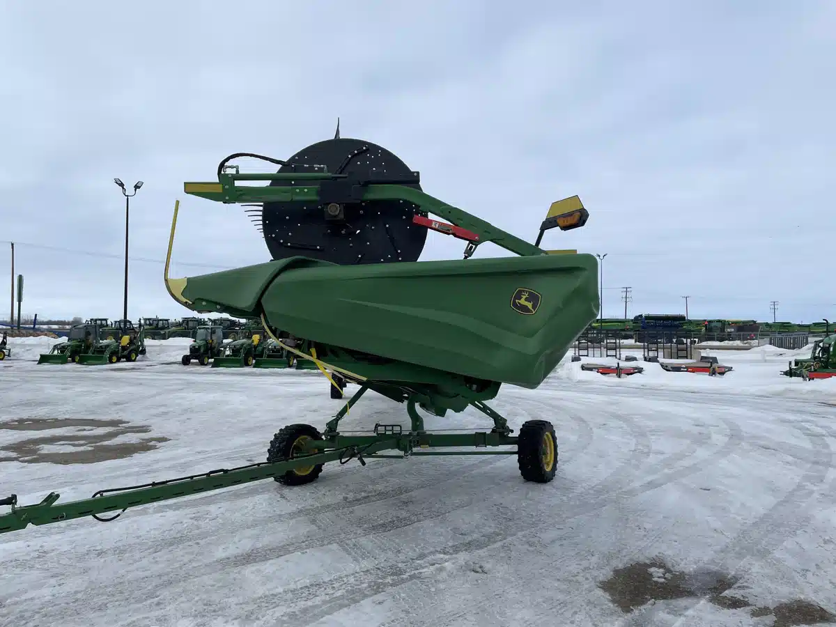 Gallery image 2 for Used 2023 John Deere HD45R Header - Draper