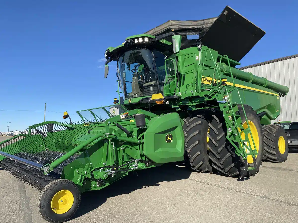 Gallery image 2 for 2024 John Deere X9 1000 Combine