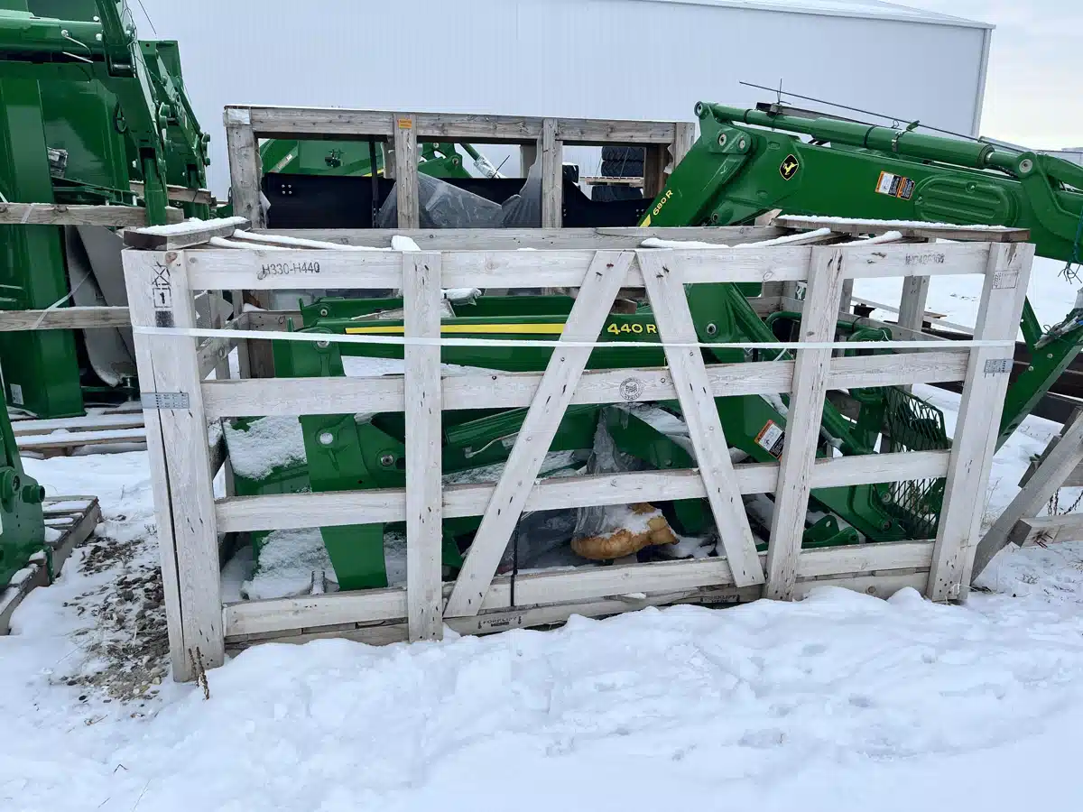 Gallery image 2 for Used 2022 John Deere 440R Self Levelling Tractor Loader