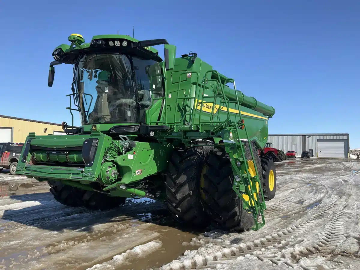 Gallery image 2 for 2022 John Deere X9 1000 Combine